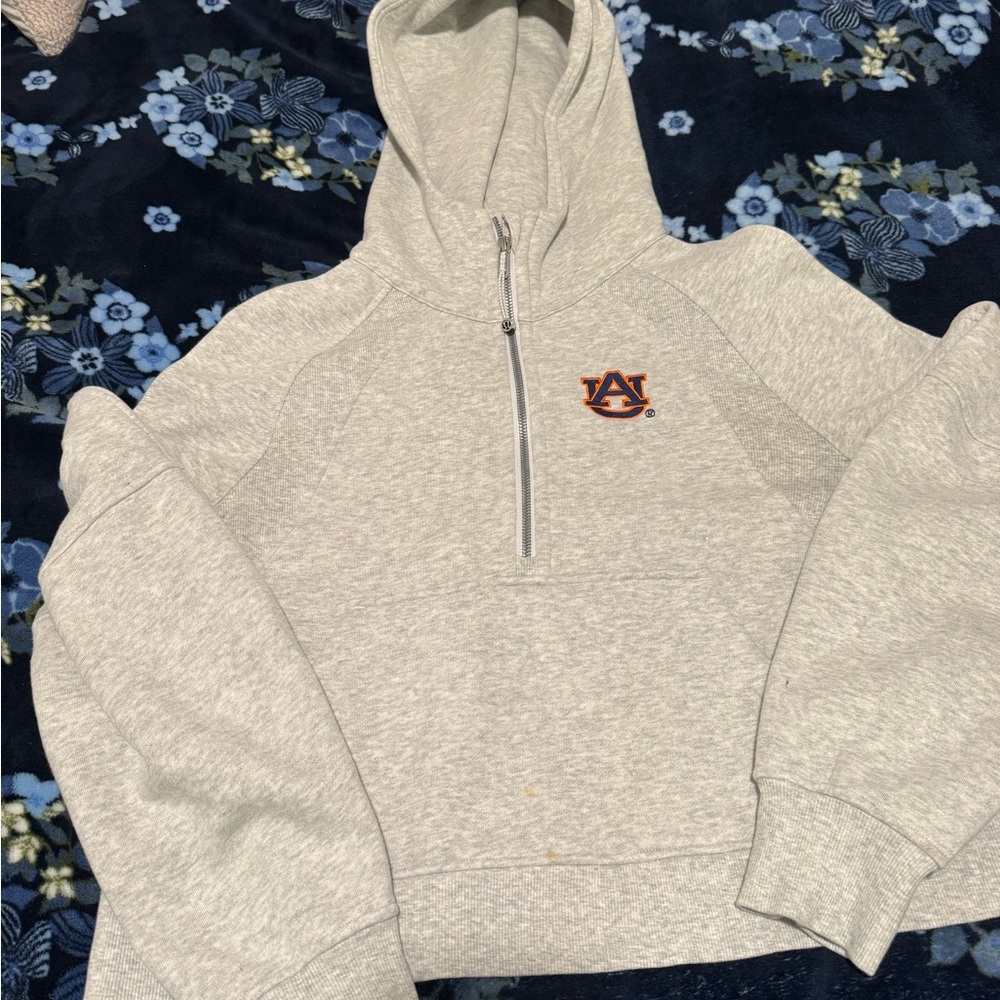 Lululemon Auburn University Gray 1/2 Scuba (Cropped)